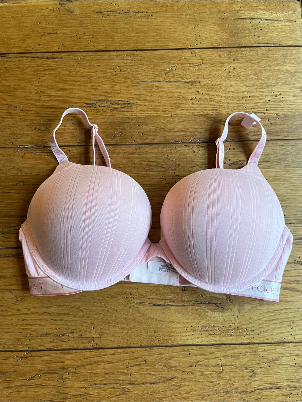 NWT Victoria's Secret The T-Shirt Ribbed Logo Push-Up Bra 34D